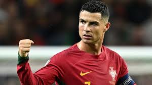 How many languages does Ronaldo Speak