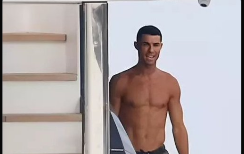 Cristiano Ronaldo Greece vacation